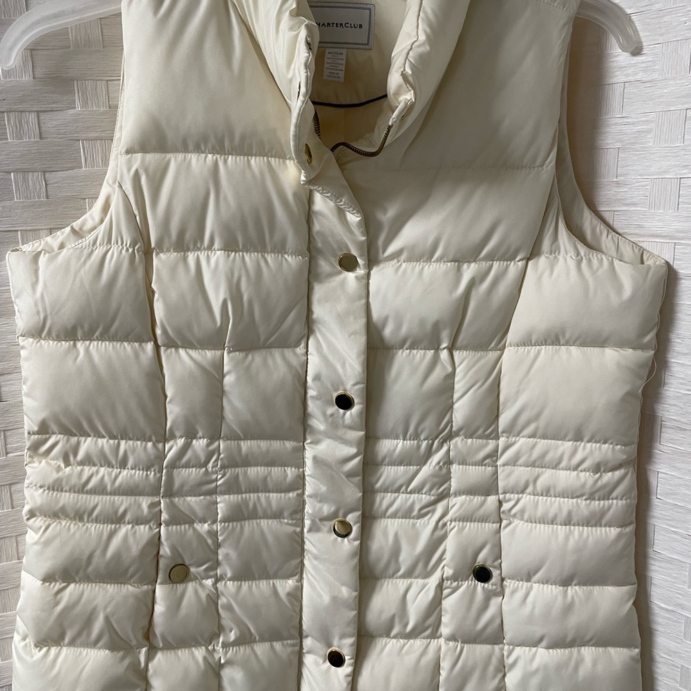 🌟 NEW WHITE/GOLD CHARTER CLUB PUFF VEST